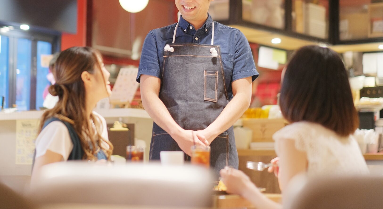 カフェ店員とお客